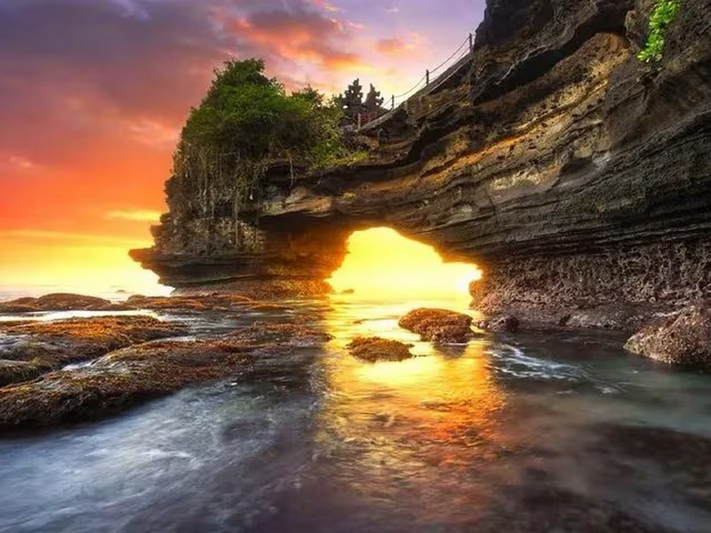 Tanah-Lot-Sunset-Tour-bali Tanah Lot Sunset Bali Tour