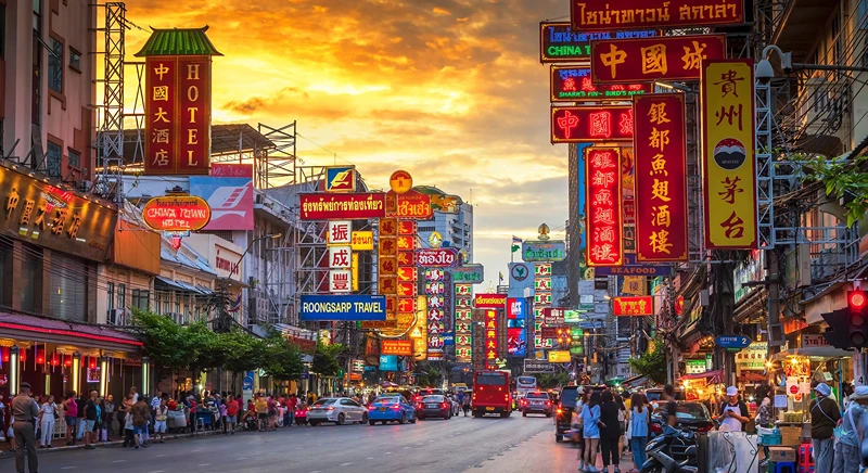 Bangkok’s Neon Kitchens Bangkok’s Neon Kitchens