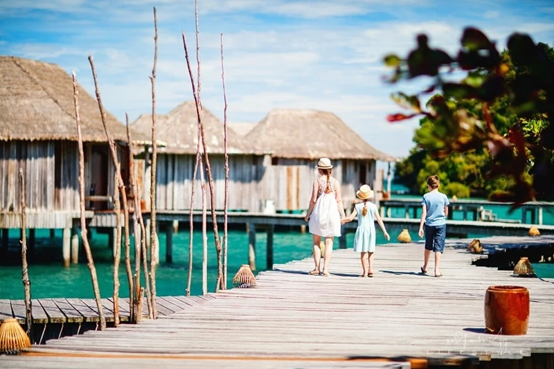 Plan-An-International-Vacation-With-Your-Family (1) Plan-An-International-Vacation-With-Your-Family (1)