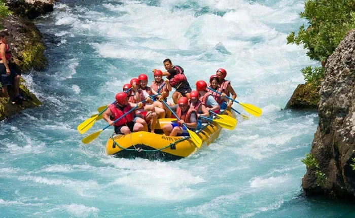 White-Water-Rafting-Adventure-Holiday